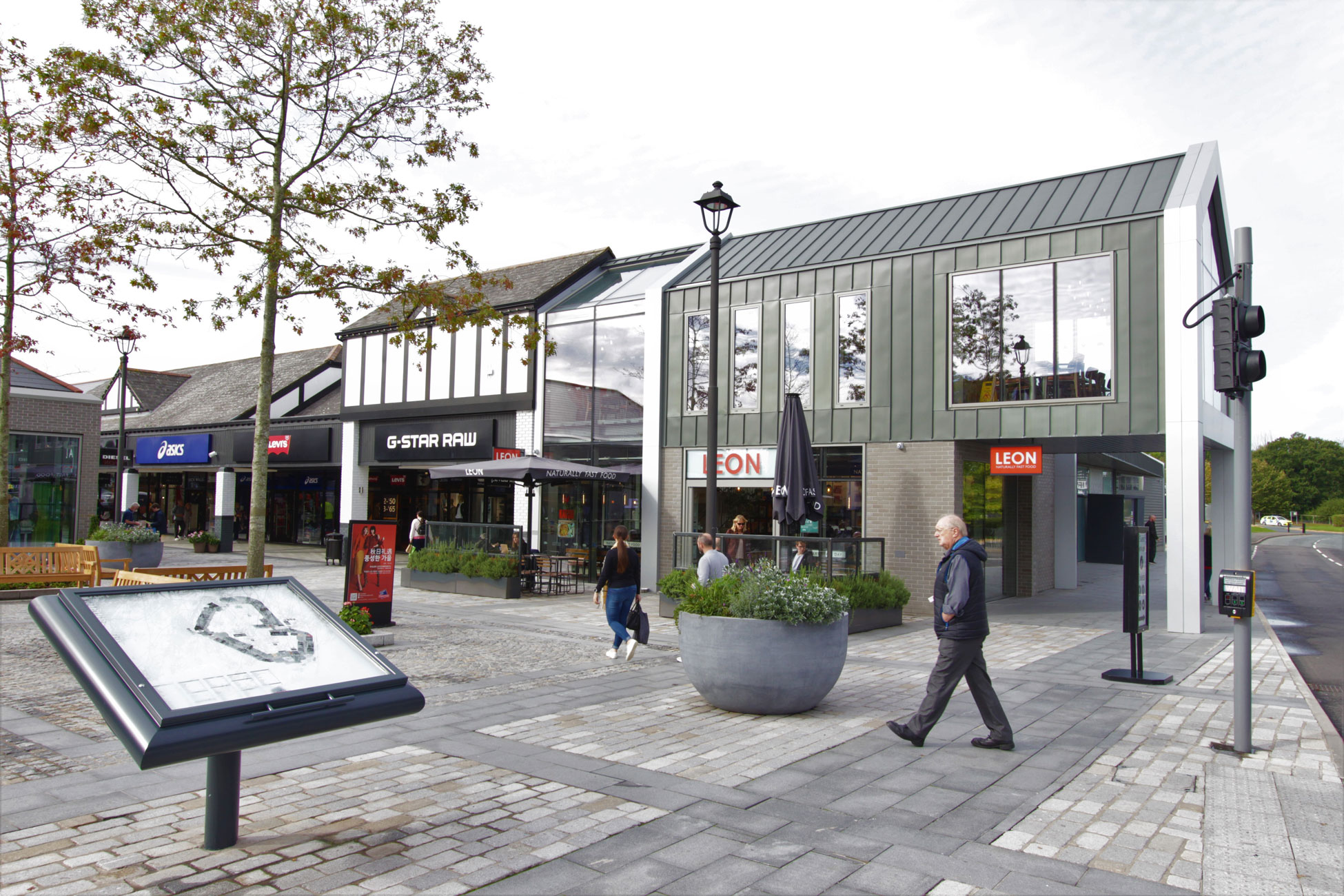 lyle and scott cheshire oaks